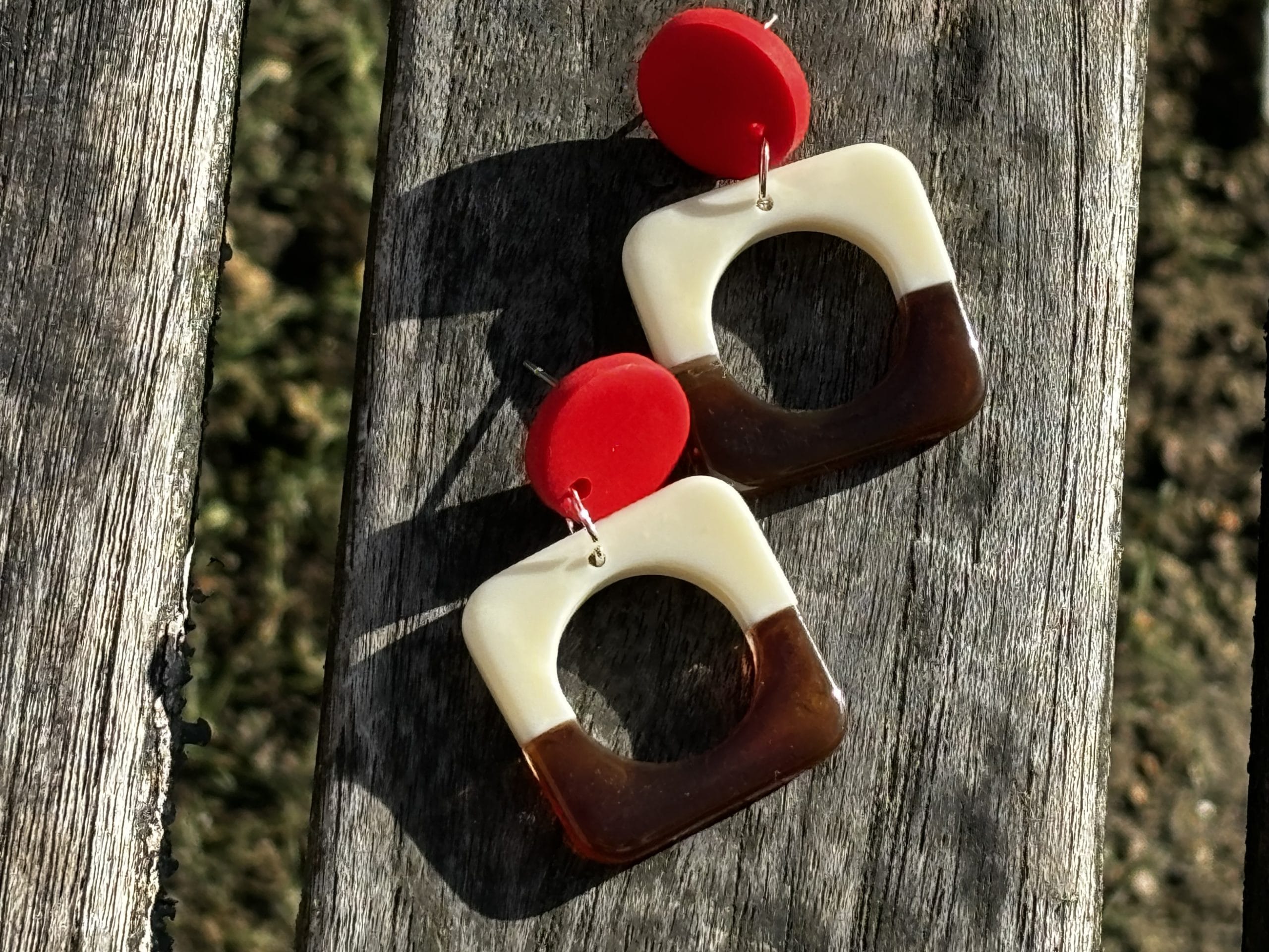 Buy Round square earrings in brown